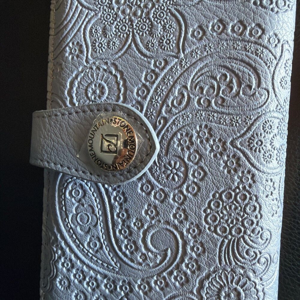 Stone Mountain Light Blue And Boat Paisley, Leather Zip Snap Clutch Wallet